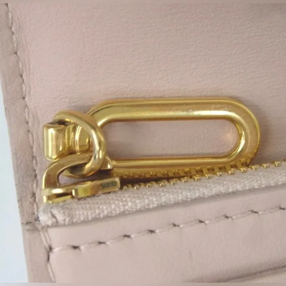 BURBERRY Patent Leather Card Wallet 😍💖🔥 - Picture 11 of 15